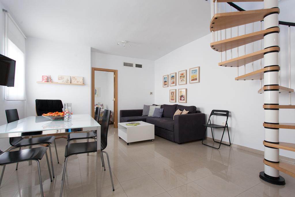 Apartamentos Diaber San Leandro Sevilla Ruang foto