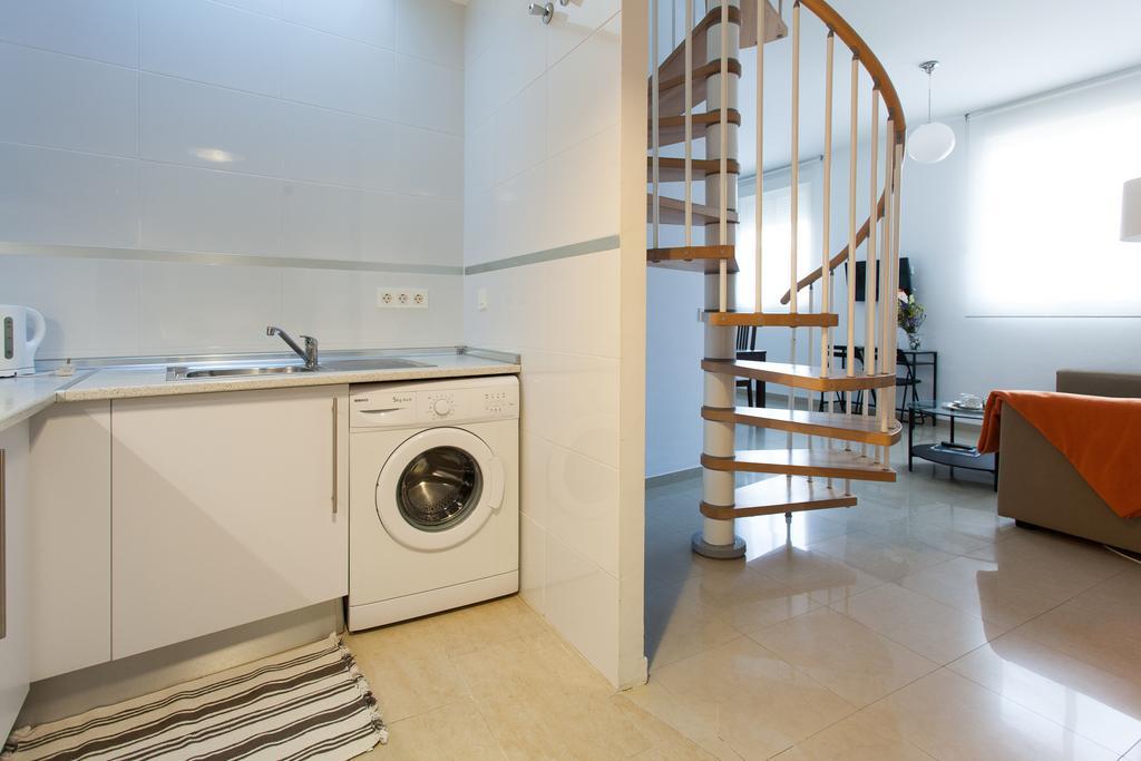 Apartamentos Diaber San Leandro Sevilla Ruang foto