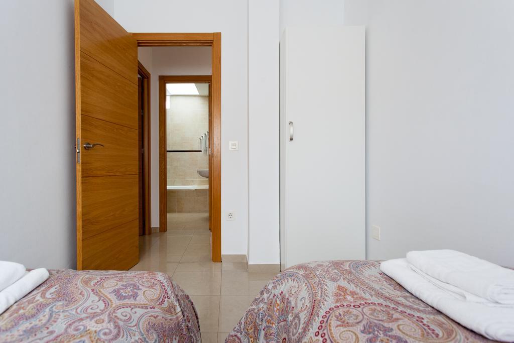 Apartamentos Diaber San Leandro Sevilla Ruang foto