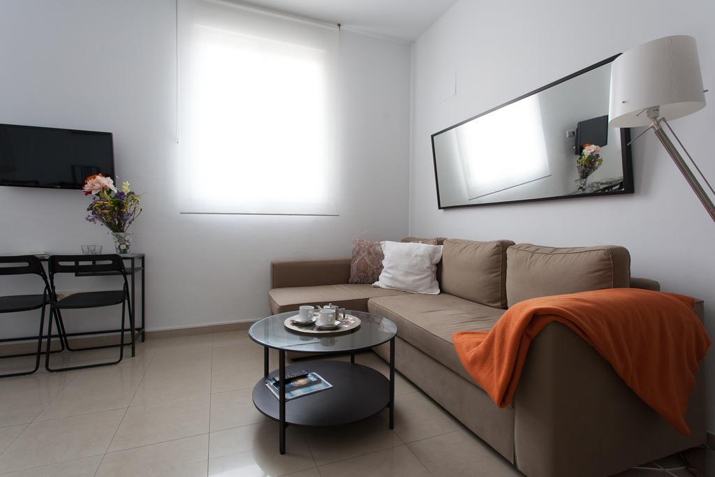 Apartamentos Diaber San Leandro Sevilla Ruang foto