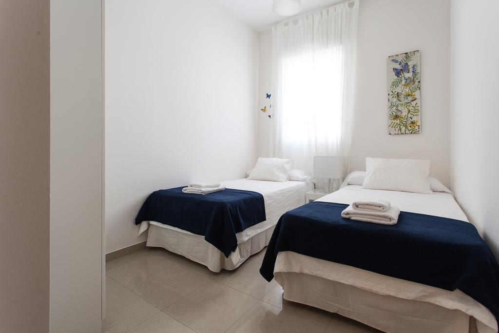 Apartamentos Diaber San Leandro Sevilla Ruang foto