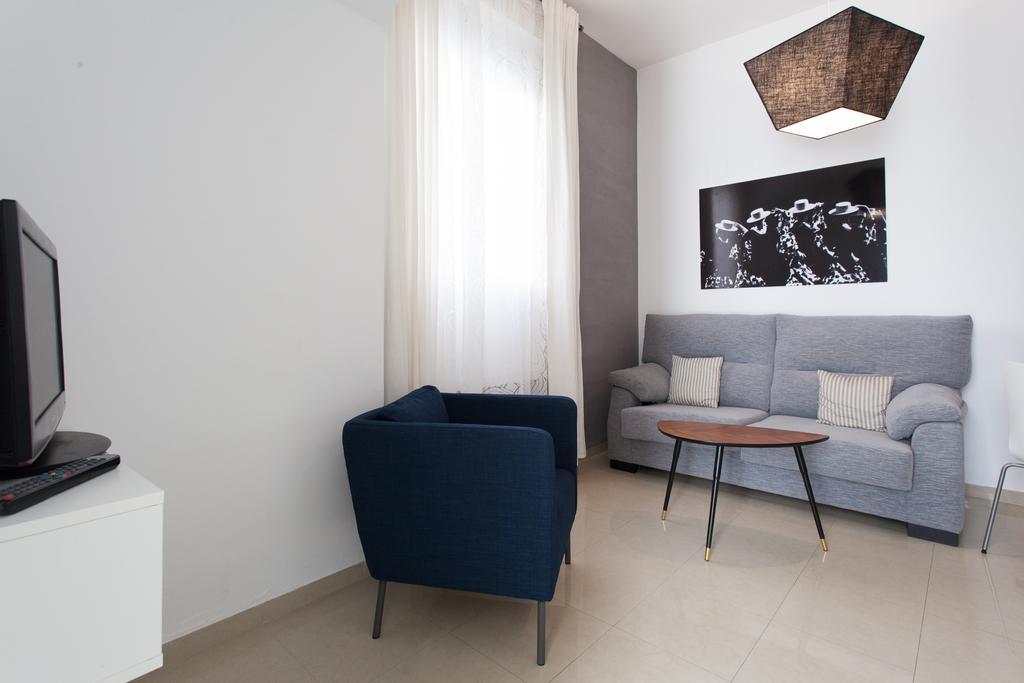 Apartamentos Diaber San Leandro Sevilla Ruang foto