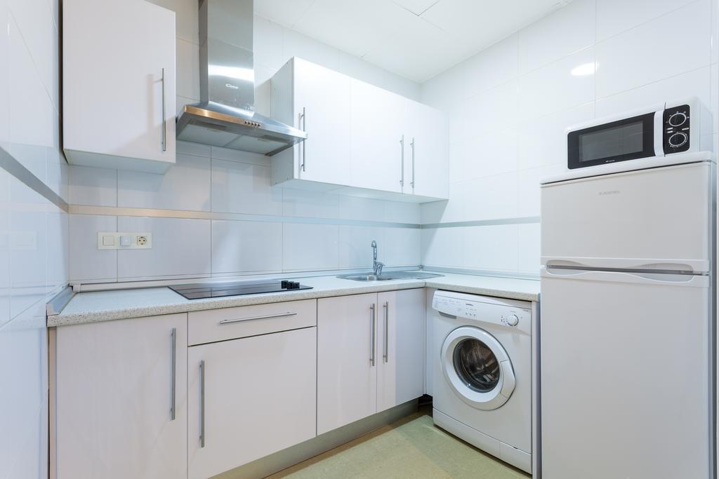 Apartamentos Diaber San Leandro Sevilla Bagian luar foto