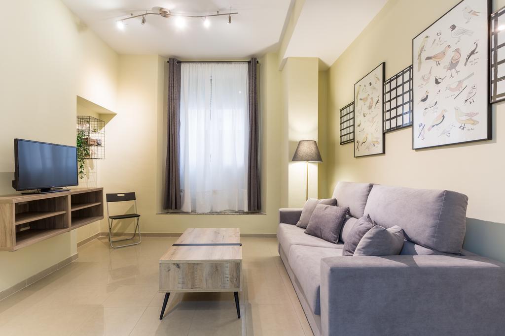 Apartamentos Diaber San Leandro Sevilla Bagian luar foto