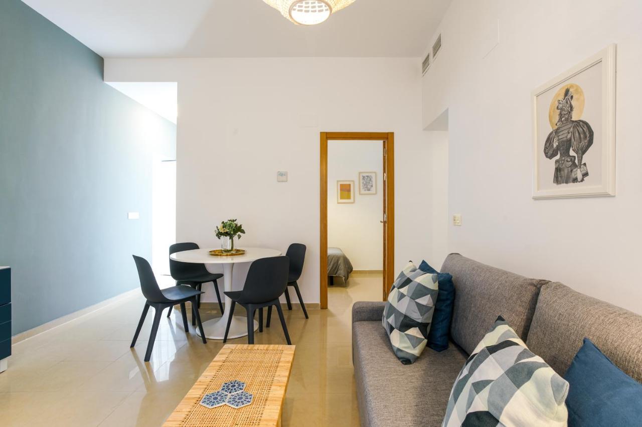 Apartamentos Diaber San Leandro Sevilla Bagian luar foto