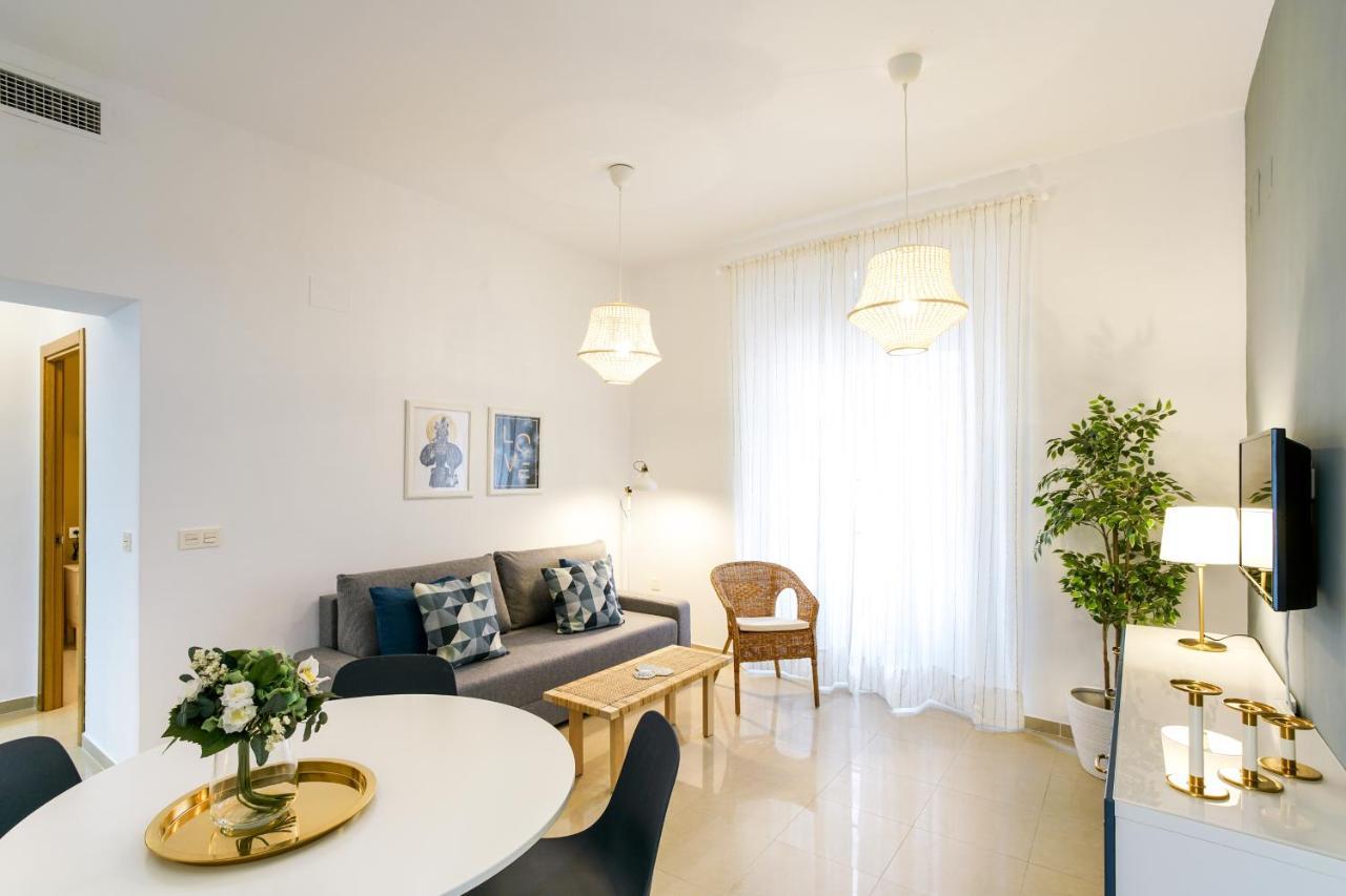 Apartamentos Diaber San Leandro Sevilla Bagian luar foto