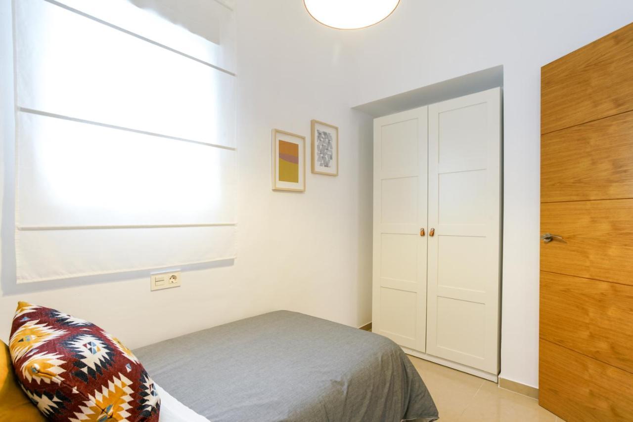 Apartamentos Diaber San Leandro Sevilla Bagian luar foto